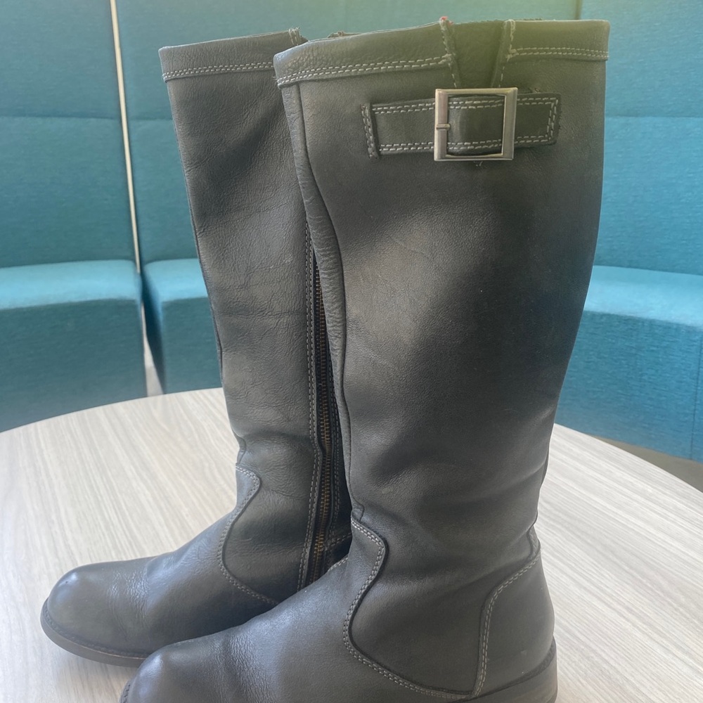 Kodiak Black and Red Waterproof Boots